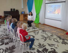 В день снятия блокады Ленинграда, в детском саду прошло мероприятие, приуроченное к этой важной дате В день снятия блокады Ленинграда, в детском саду прошло мероприятие, приуроченное к этой важной дате.
